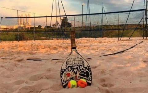 Quadra de areia para futevôlei, vôlei de praia e beach tennis na Arena Maximus